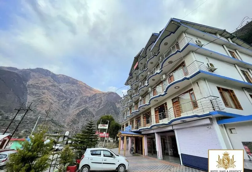 ホテル Sarla Regency