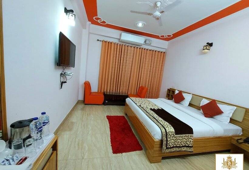 בית מלון כפרי Sarla Regency