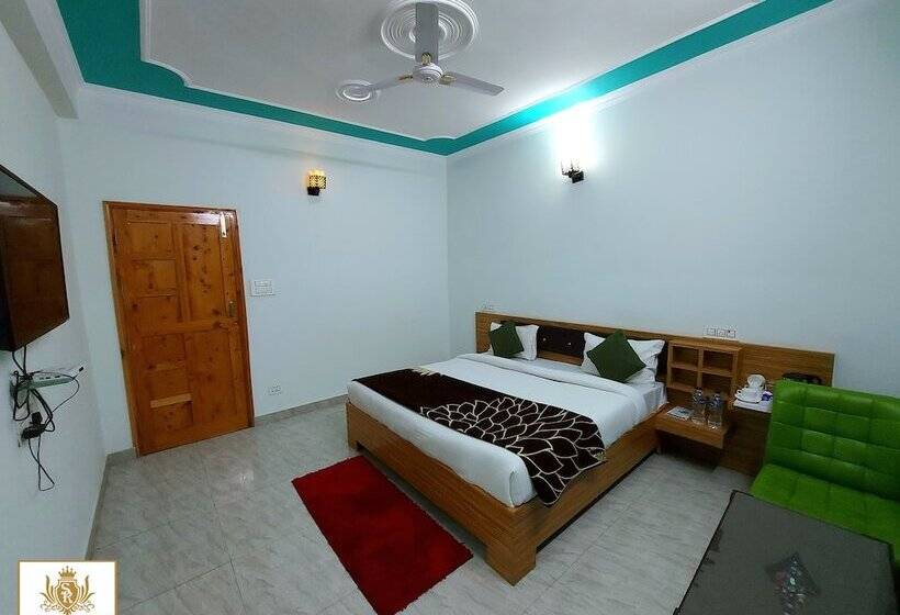 בית מלון כפרי Sarla Regency