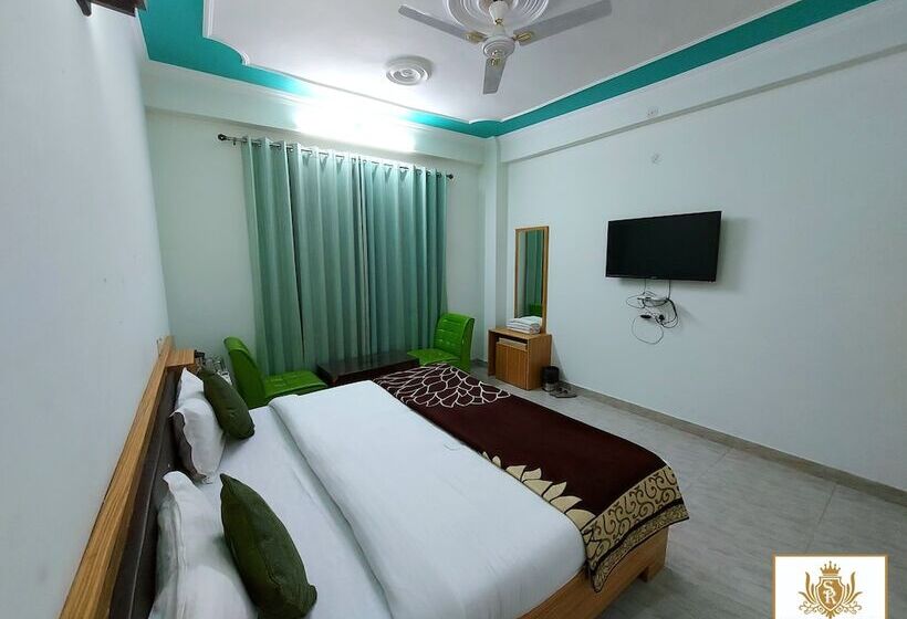 בית מלון כפרי Sarla Regency