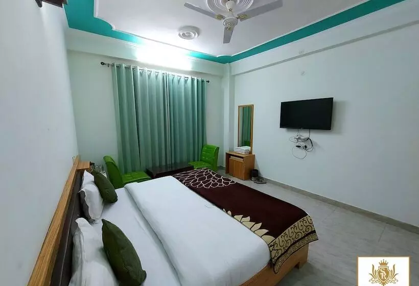 ホテル Sarla Regency