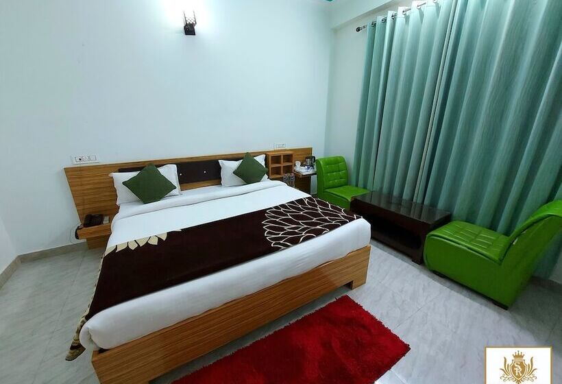 בית מלון כפרי Sarla Regency