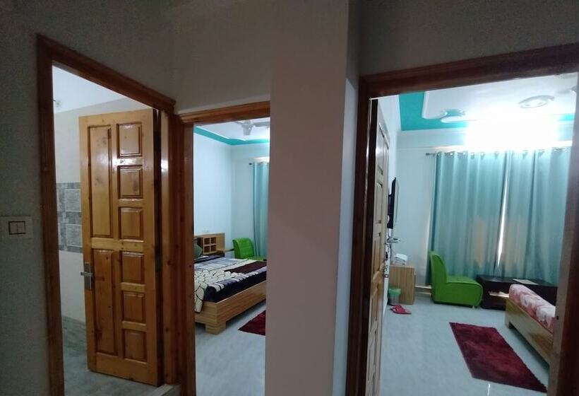 בית מלון כפרי Sarla Regency