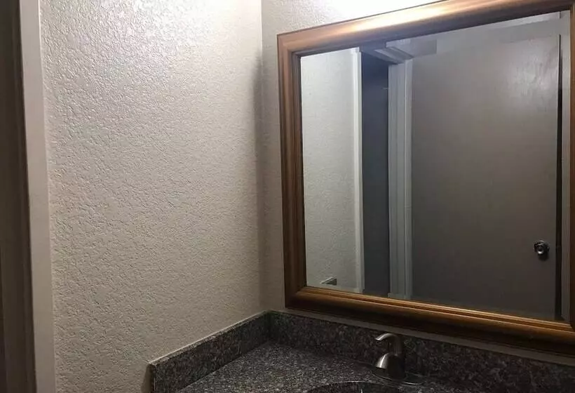 Hotelli Woodville Inn