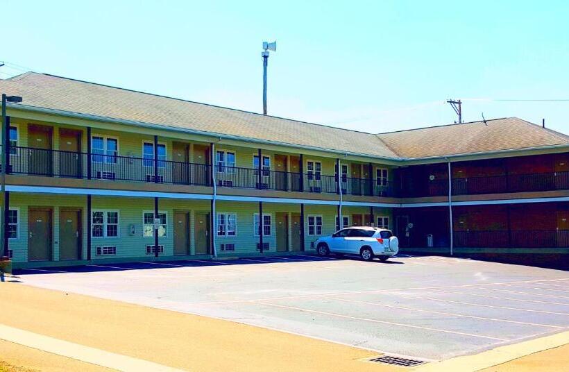 فندق على الطريق Lodging On The Square