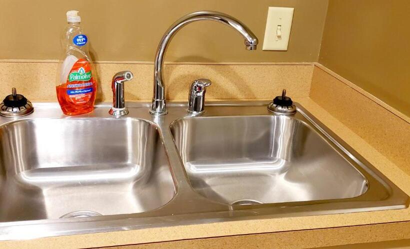 فندق على الطريق Lodging On The Square