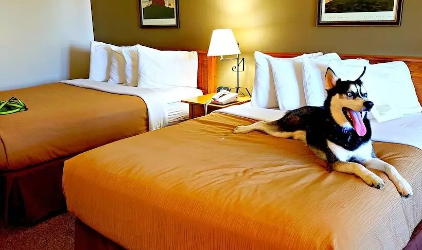 Motelli Lodging On The Square