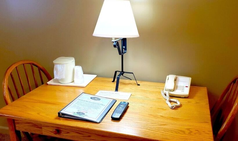 فندق على الطريق Lodging On The Square