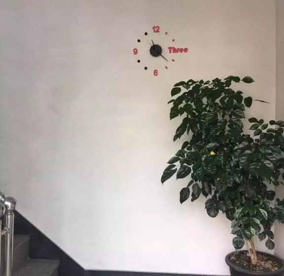 ユースホステル Nana House