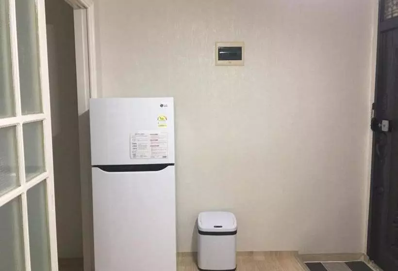 ユースホステル Nana House