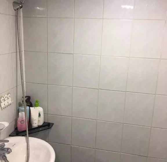 ユースホステル Nana House