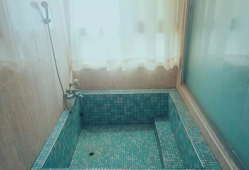 تختخواب و صبحانه 玉泉旅館