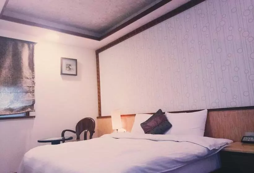 تختخواب و صبحانه 玉泉旅館