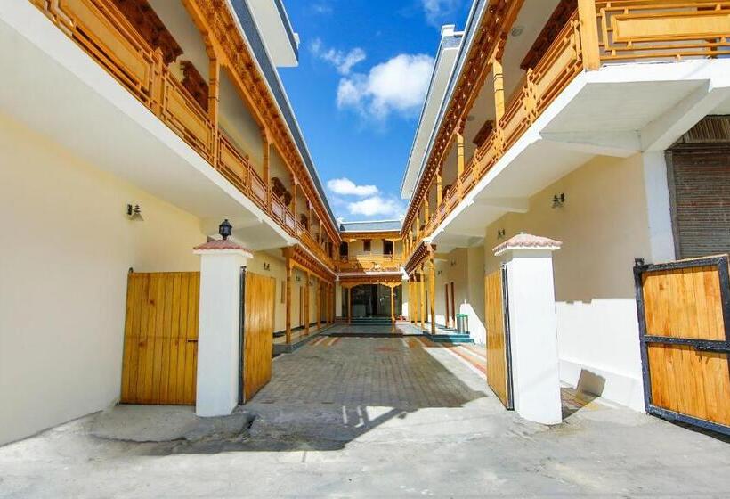 هتل Dimbir Regency