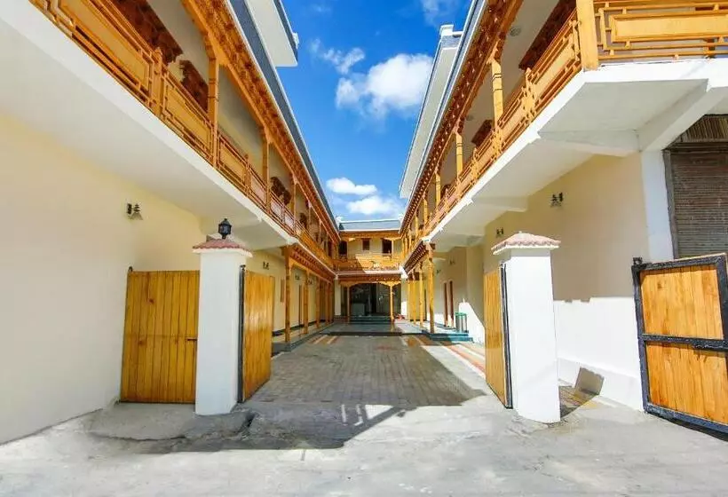 هتل Dimbir Regency