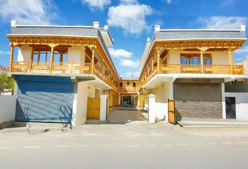 هتل Dimbir Regency