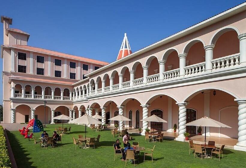 בית מלון כפרי Dlf Club 5