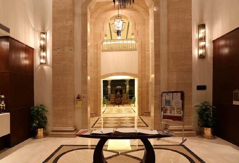 בית מלון כפרי Dlf Club 5