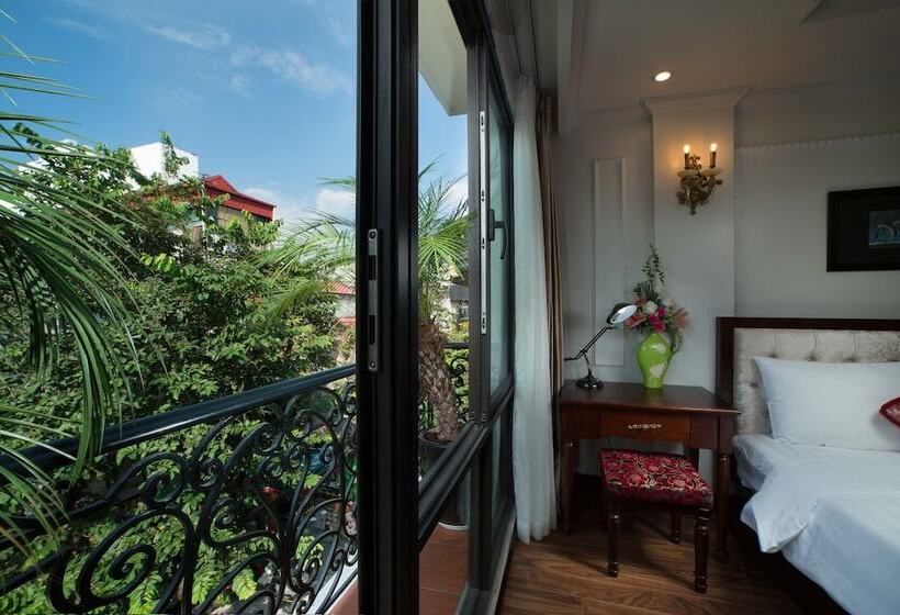 Golden Sail Hotel & Spa