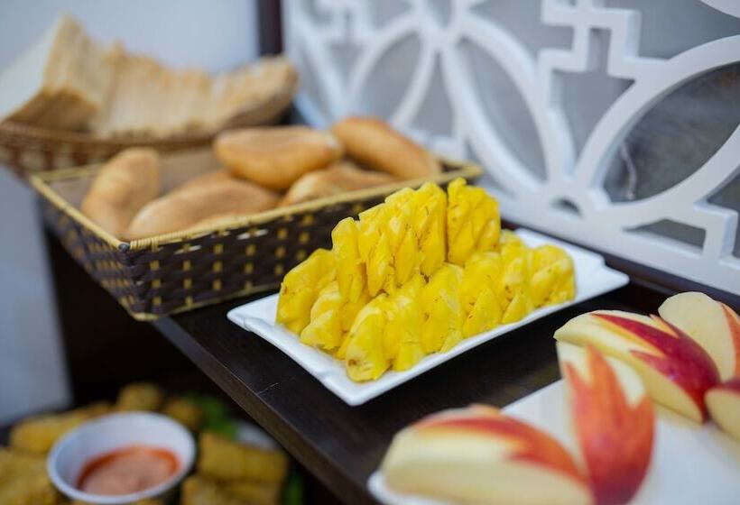 Golden Sail Hotel & Spa