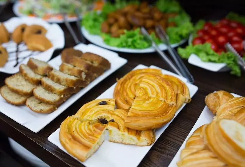 Golden Sail Hotel & Spa