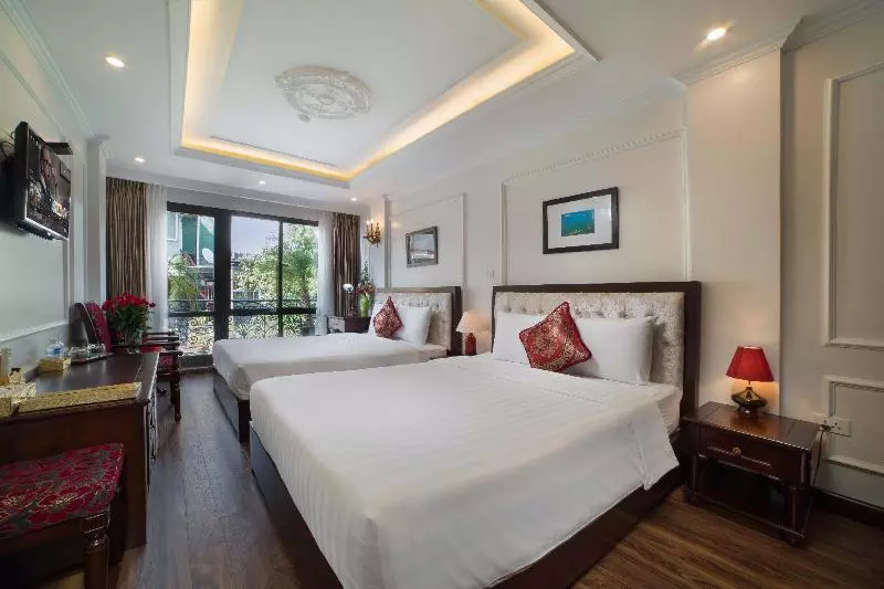 Golden Sail Hotel & Spa
