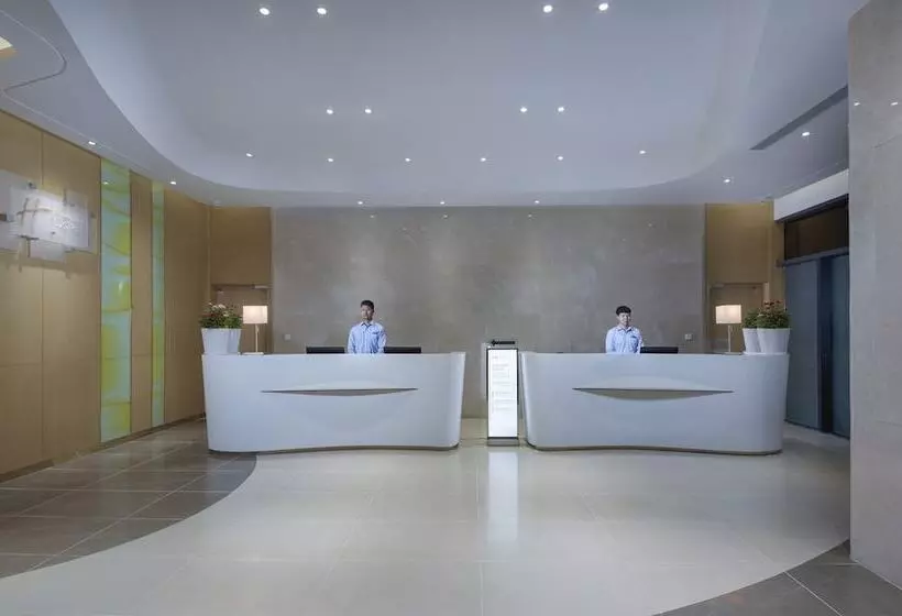 Hotelli Holiday Inn Express Zhengzhou Longzi Lake, An Ihg