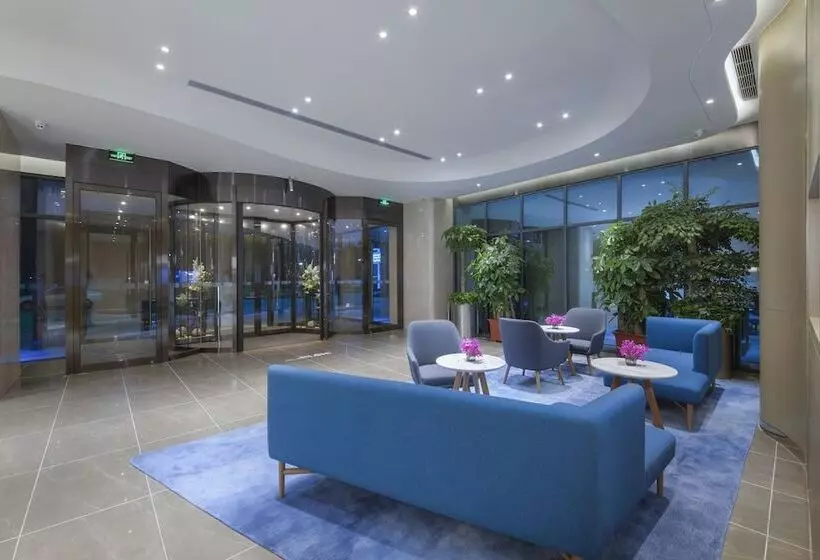 Hotelli Holiday Inn Express Zhengzhou Longzi Lake, An Ihg