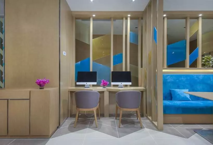 Hotelli Holiday Inn Express Zhengzhou Longzi Lake, An Ihg