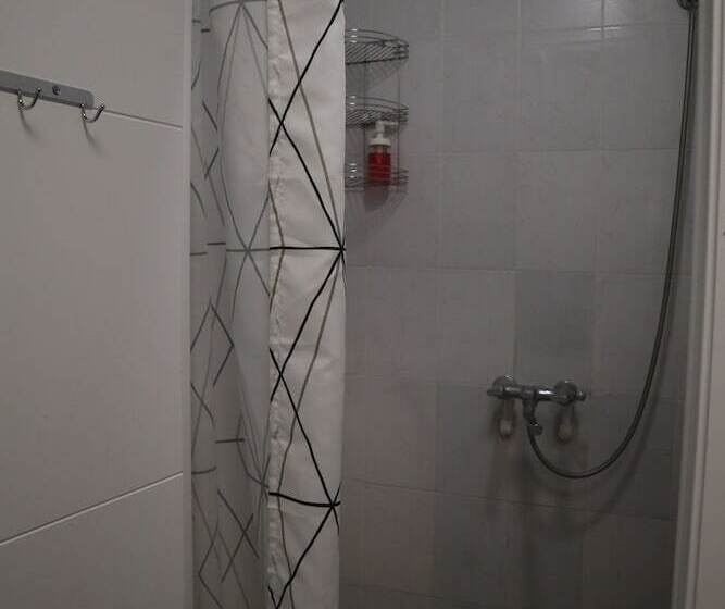 هتل Travel Inn Vystavochnaya