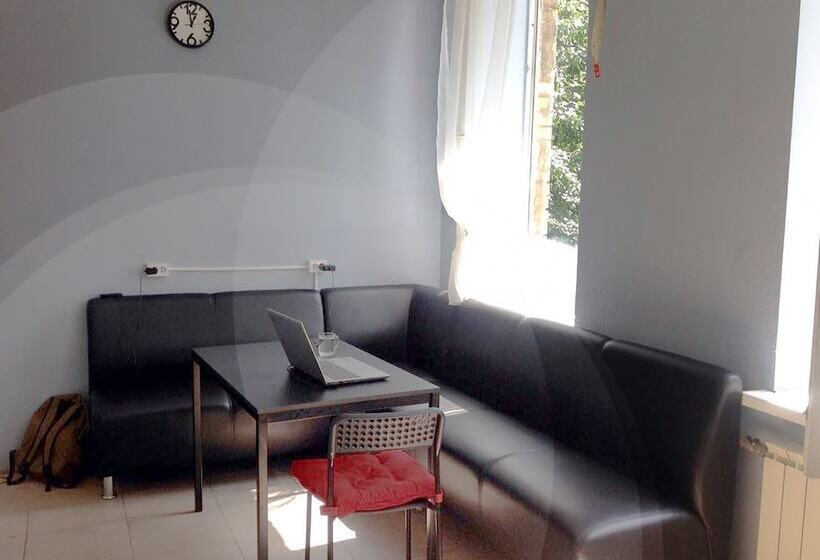 هتل Travel Inn Vystavochnaya