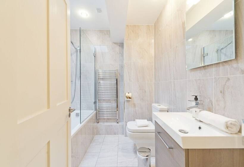 John Lennon Suite   Hiphipstay