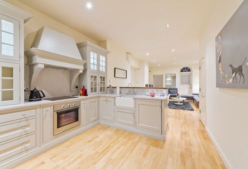 John Lennon Suite   Hiphipstay