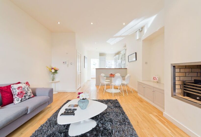 John Lennon Suite   Hiphipstay