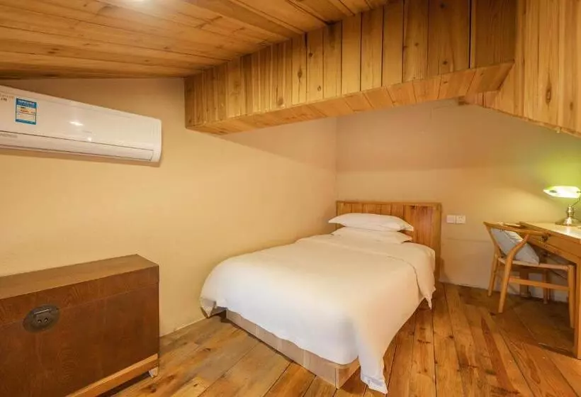 Majatalo Mild Spring Boutique