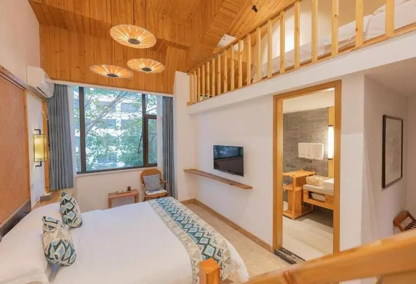 Majatalo Mild Spring Boutique