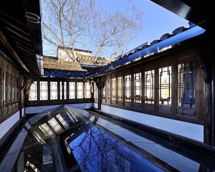 Majatalo Mild Spring Boutique