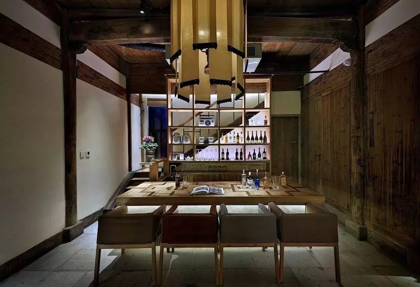 Majatalo Mild Spring Boutique