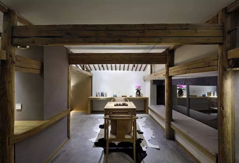 Majatalo Mild Spring Boutique