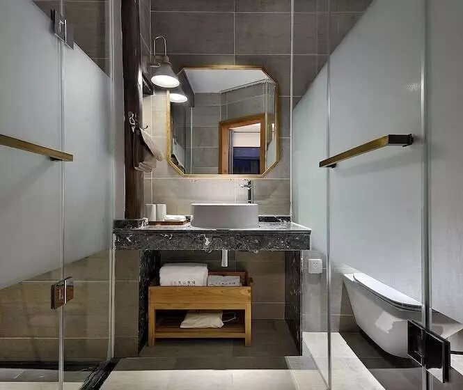 Majatalo Mild Spring Boutique