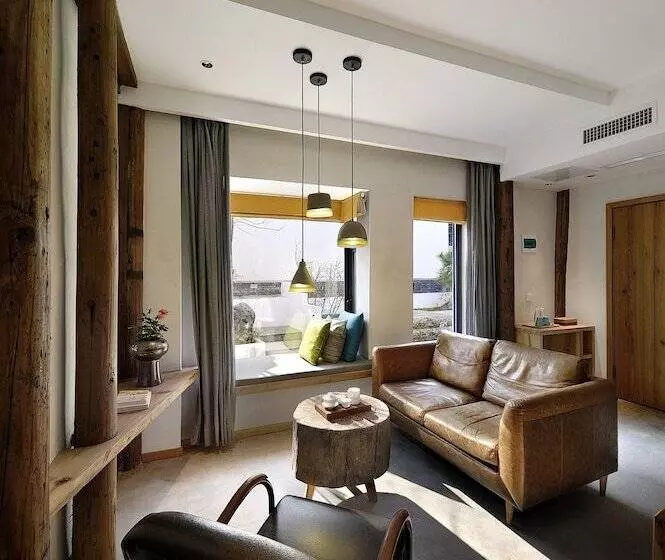 Majatalo Mild Spring Boutique