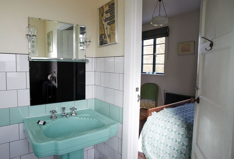 The Control Tower Vegetarian B&b