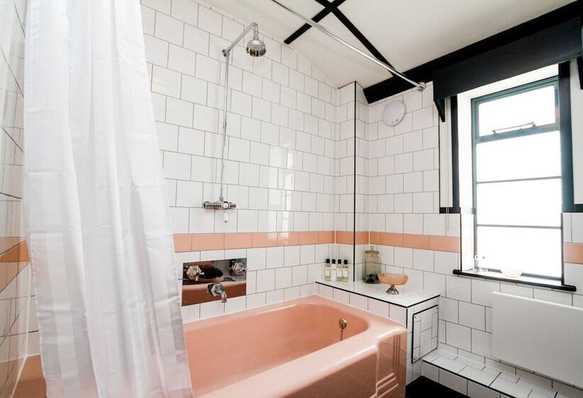 The Control Tower Vegetarian B&b