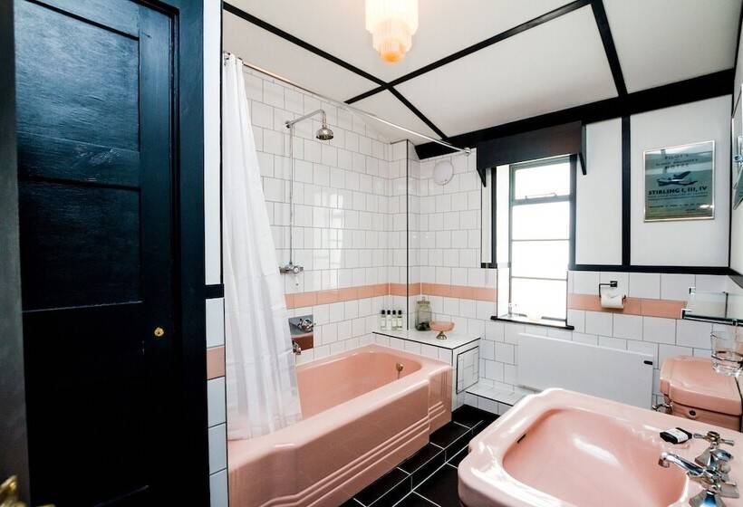 The Control Tower Vegetarian B&b