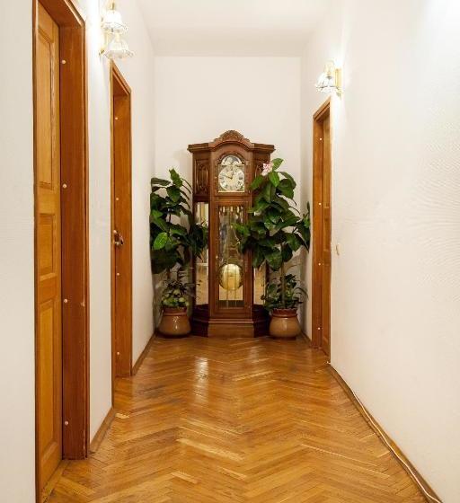 Versal Hotel On Kutuzovskiy