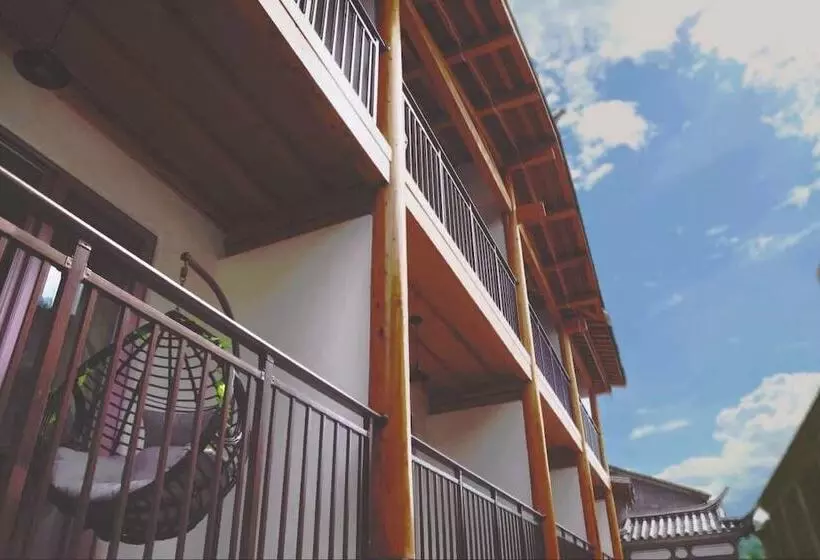 簡易ホテル The Yan House Tengchong