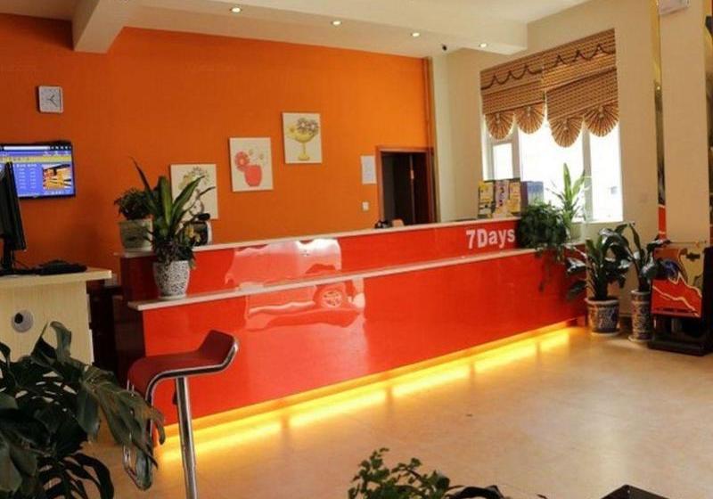 ホテル 7 Days Inn