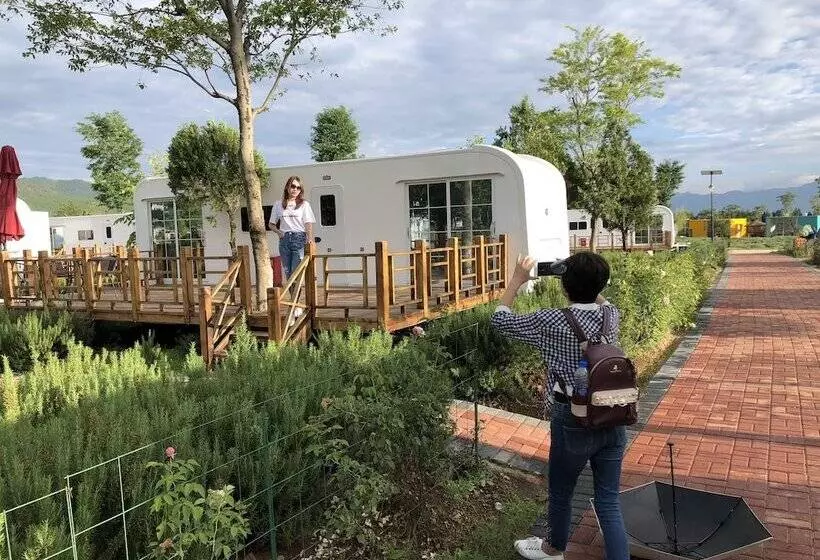 Hotelli Micheng Rv Lijiang Camping