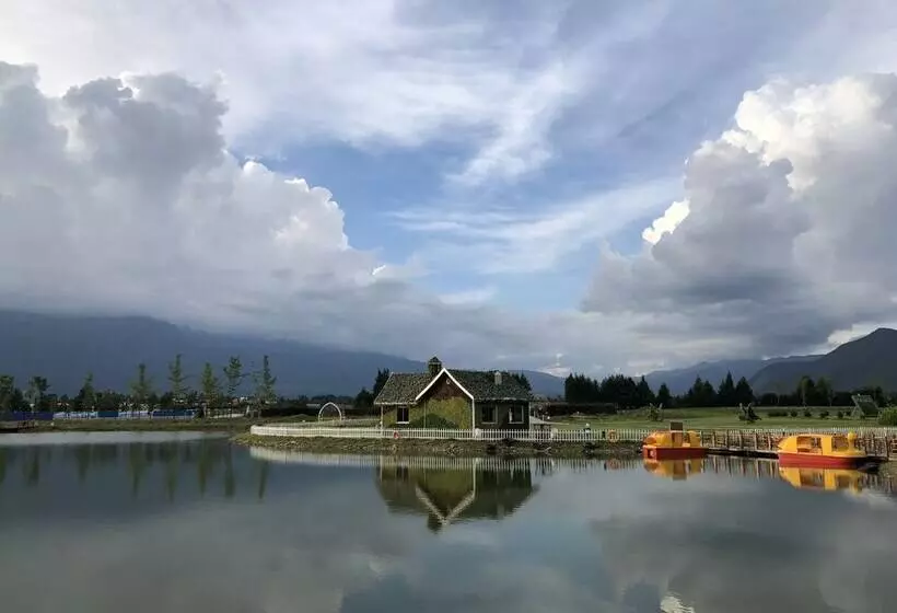 Hotelli Micheng Rv Lijiang Camping