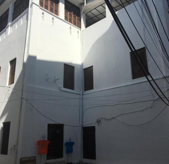 هتل Stone Town Sea View